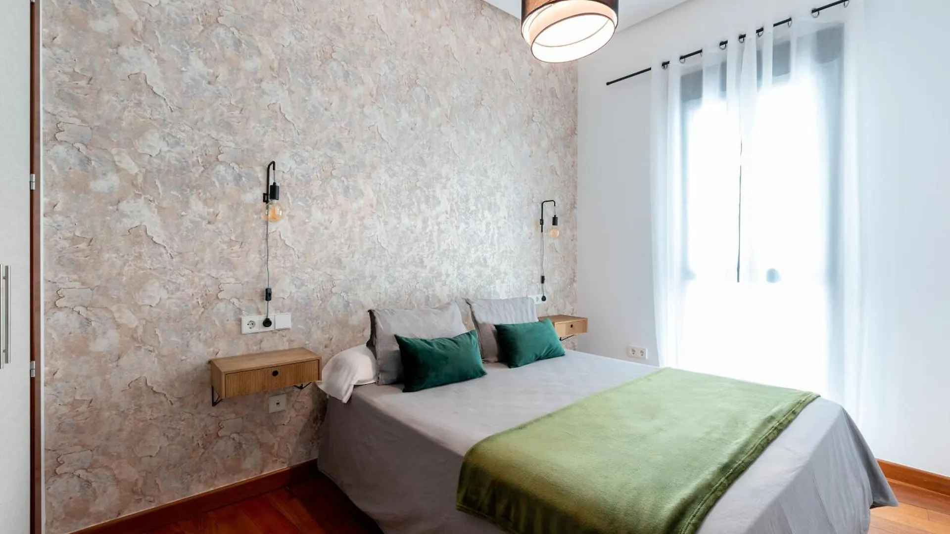 Ry Aparcamiento Incluido Junto A Catedral Ideal Parejas Seville Apartment