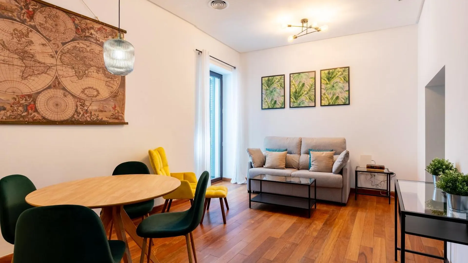 Apartment Ry Aparcamiento Incluido Junto A Catedral Ideal Parejas Seville